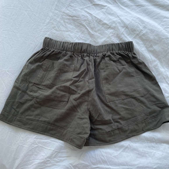 Never Worn Cotton/Linen Blend Shorts - Picture 2 of 2